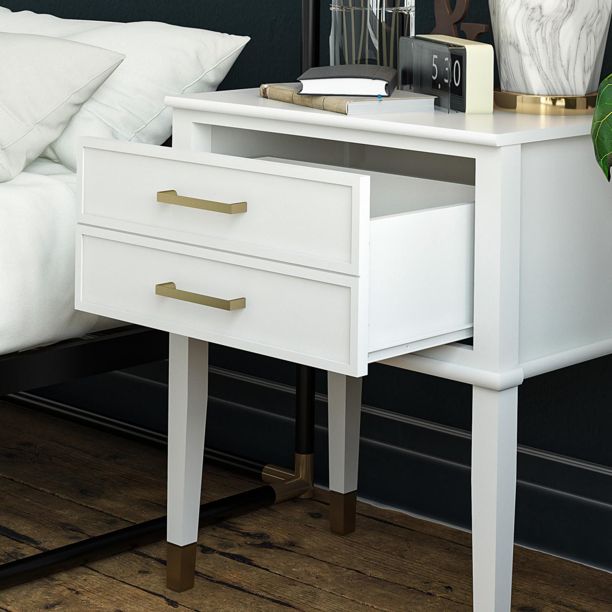 CosmoLiving WESTERLEIGH END TABLE - White