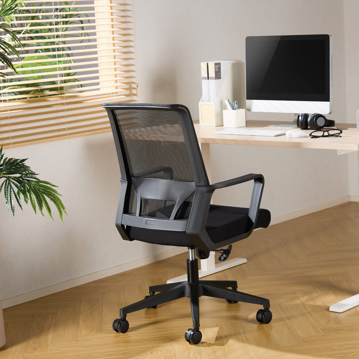 TTAP Cambridge Black Mesh Office Chair