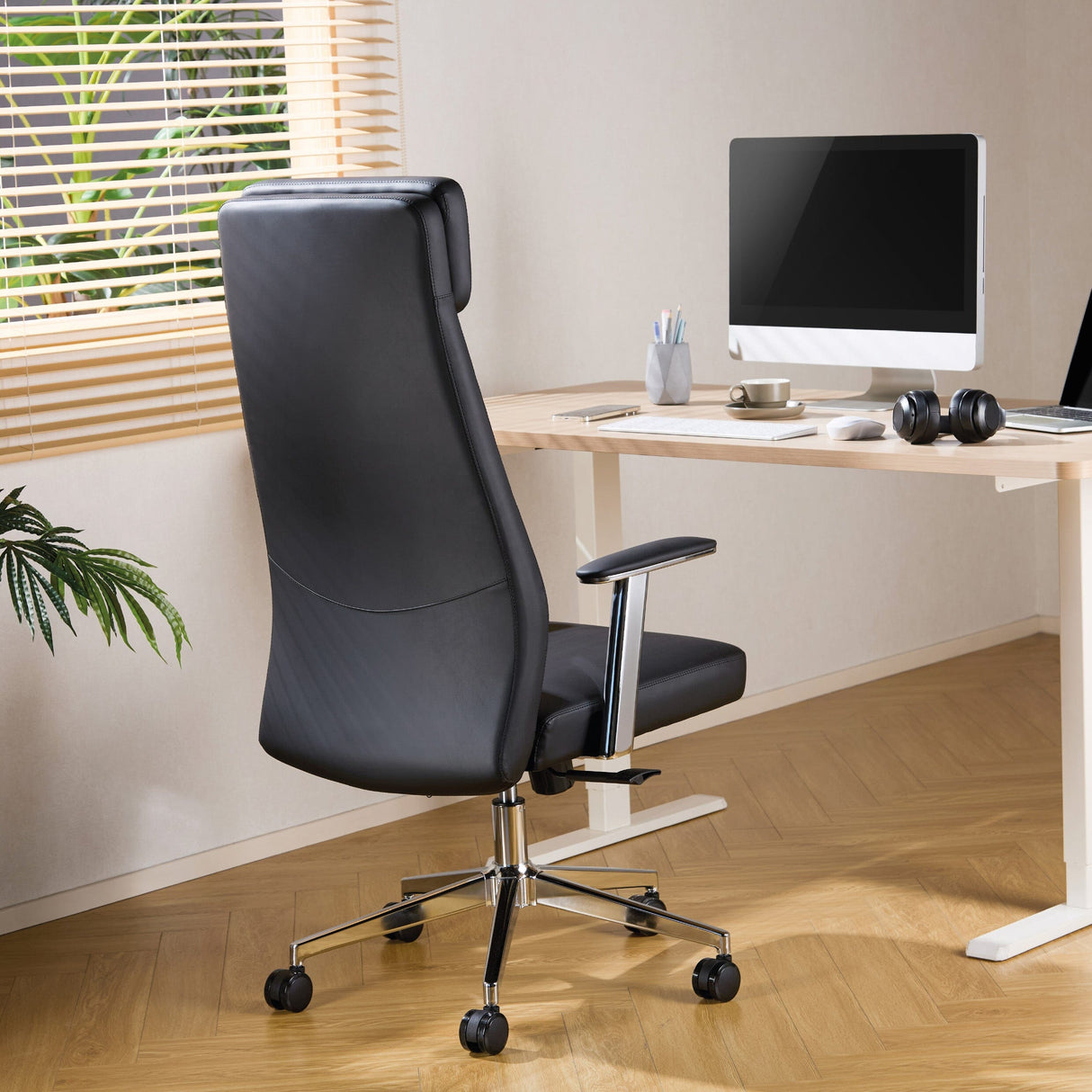 TTAP York Black Leather Faced Office Chair