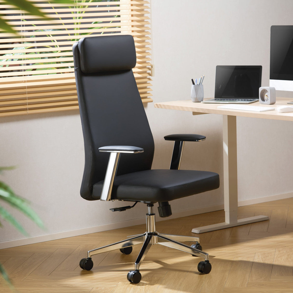 TTAP York Black Leather Faced Office Chair