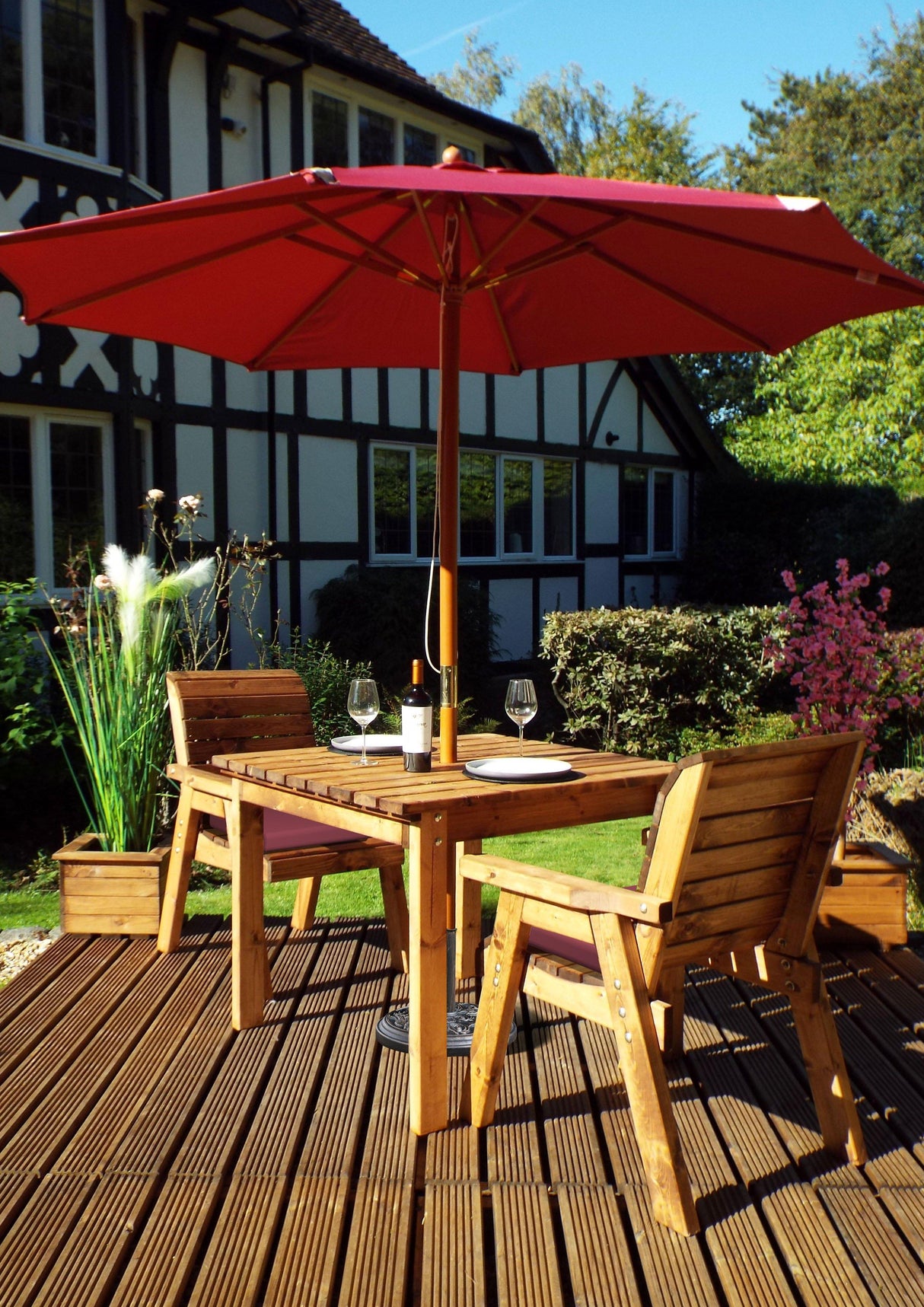 Charles Taylor Two Seater Diner Set with Cushions (HB117)
