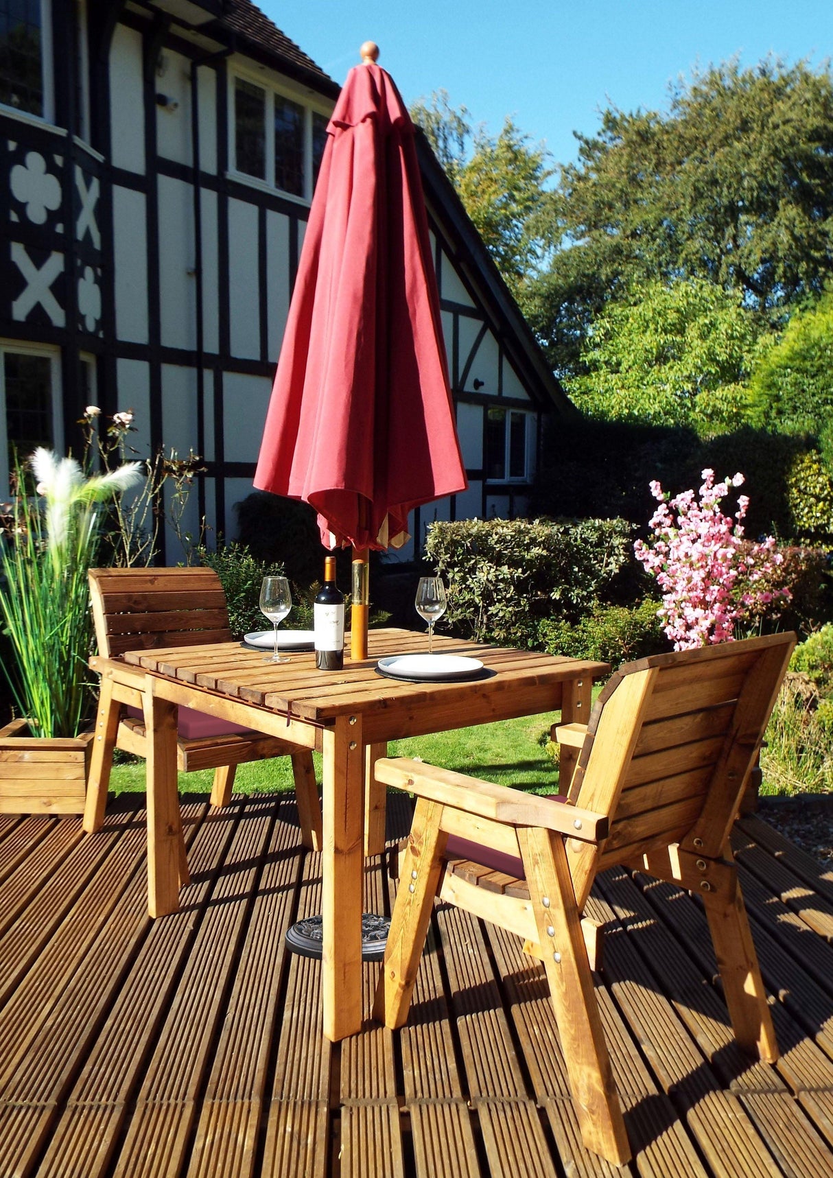 Charles Taylor Two Seater Diner Set with Cushions (HB117)