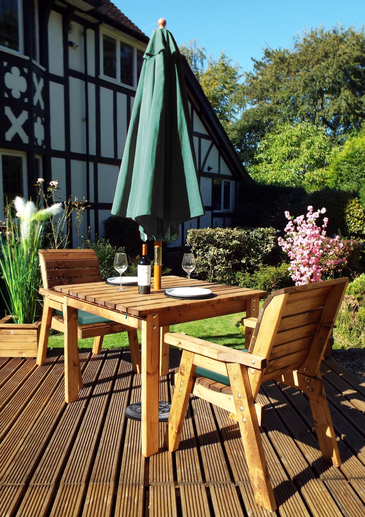 Charles Taylor Two Seater Diner Set with Cushions (HB117)