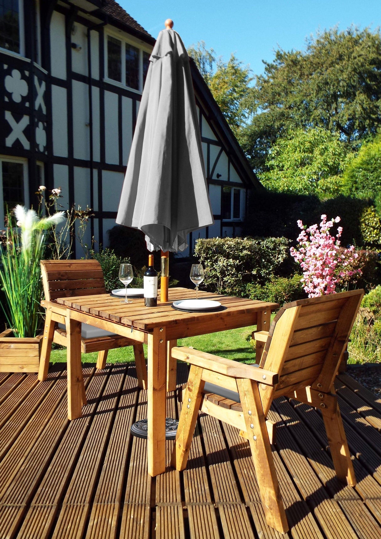Charles Taylor Two Seater Diner Set with Cushions (HB117)