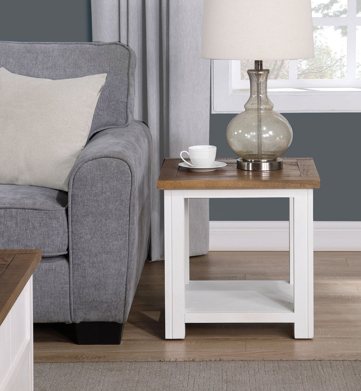 Baumhaus Splash of White - Lamp Table (VTTW10A)