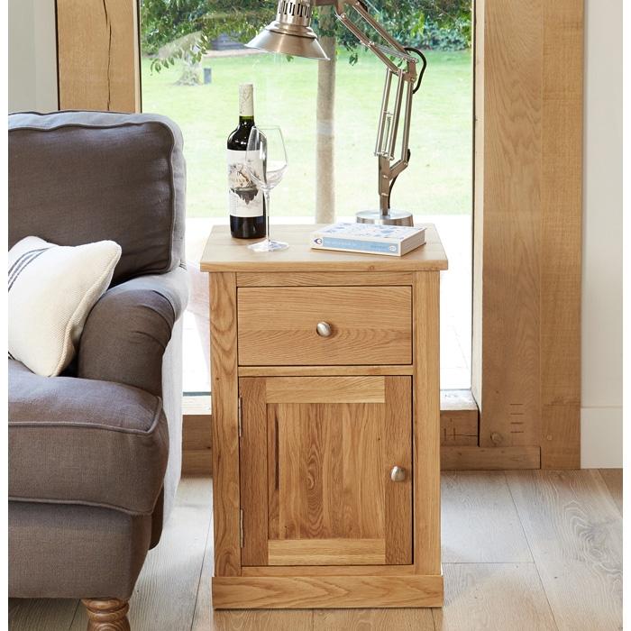 Baumhaus Mobel Oak One Door One Drawer Lamp Table (COR10C)