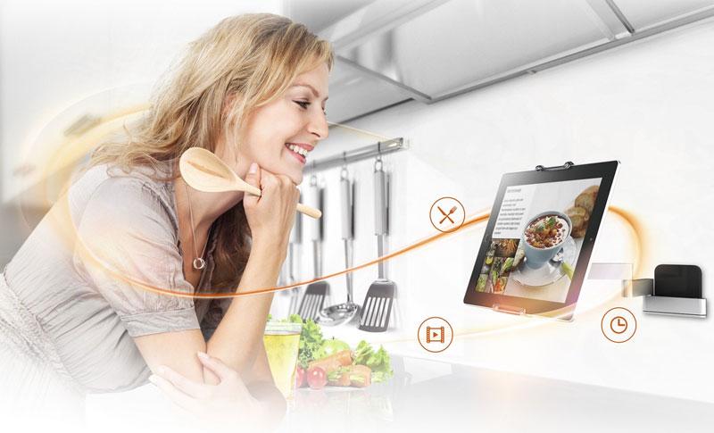 Vogel's Ringo TMS 1030 Universal Tablet Flex Pack with Articulated Arm Wall Bracket