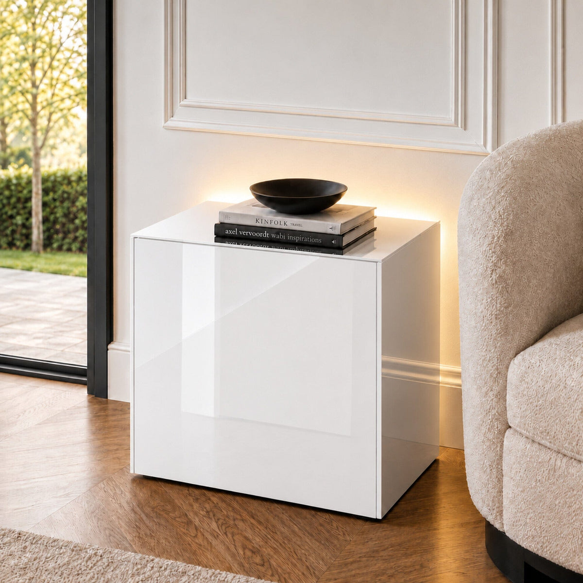 Frank Olsen High Gloss White Lamp Table with LED Lighting