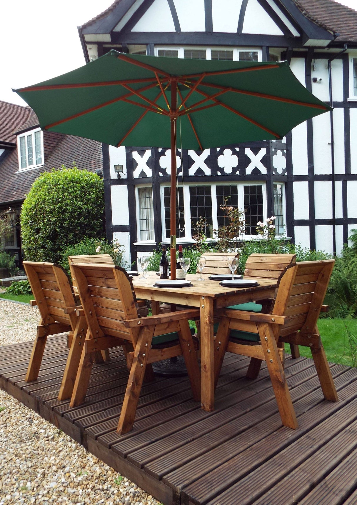 Charles Taylor Six Seater Traditional Table Set with Cushions and Parasol (HB15)
