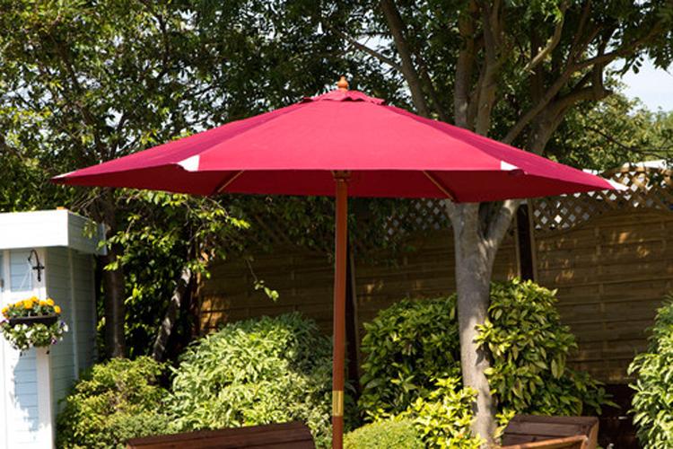 Charles Taylor Four Seater Circular Table Set with Cushions and Parasol (HB09)